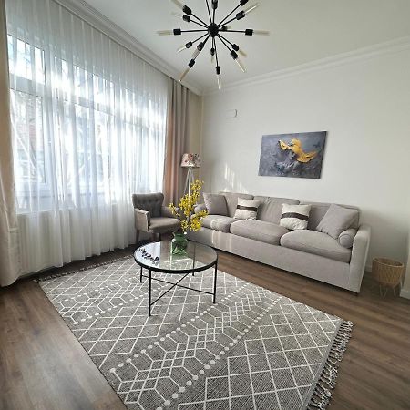 Center Of City In Besiktas 2 Plus 1 With 2 Bathroom And 3 Air Conditioner Stambuł Zewnętrze zdjęcie