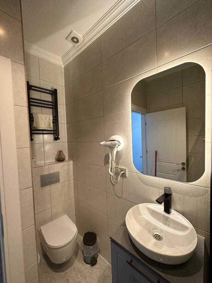 Center Of City In Besiktas 2 Plus 1 With 2 Bathroom And 3 Air Conditioner Stambuł Zewnętrze zdjęcie