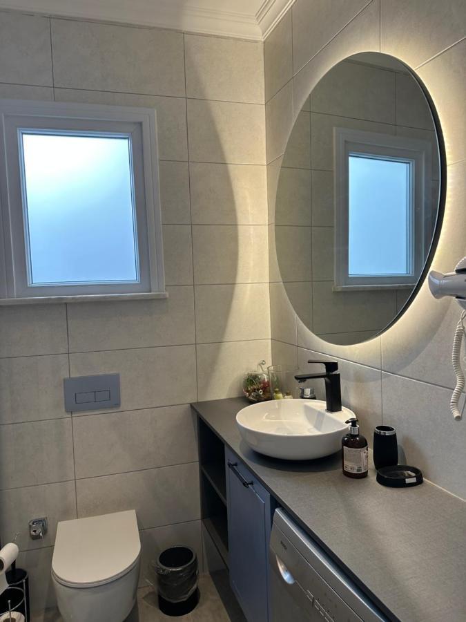 Center Of City In Besiktas 2 Plus 1 With 2 Bathroom And 3 Air Conditioner Stambuł Zewnętrze zdjęcie